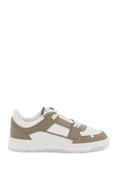 VALENTINO GARAVANI VALENTINO GARAVANI FREEDOTS LOW TOP SNEAKERS