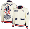 THE WILD COLLECTIVE THE WILD COLLECTIVE CREAM NEW ENGLAND PATRIOTS JACQUARD FULL-ZIP SWEATER