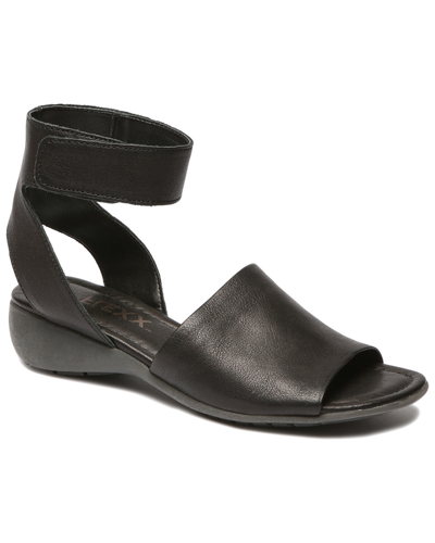 The Flexx Beglad Leather Wedge Sandal In Black