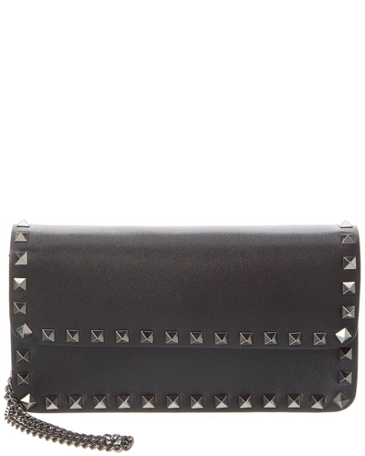 Valentino Garavani Valentino Rockstud Leather Wallet On Chain In Black