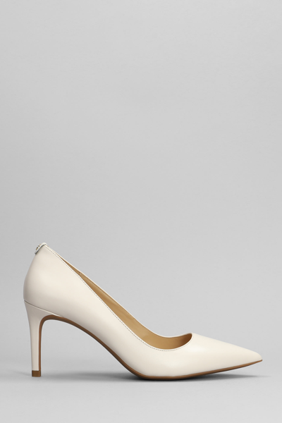 Michael Kors Keke Pumps In Beige Leather In Cream