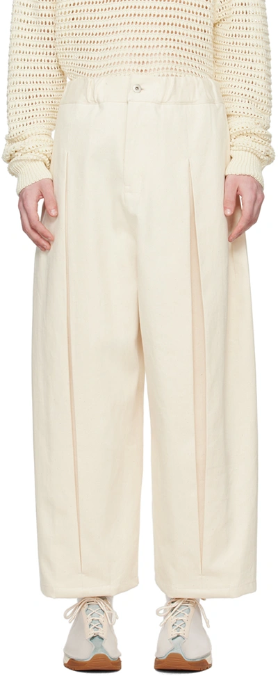 Sage Nation Off-white Box Pleat Jeans In Natural