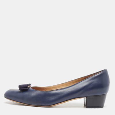 Pre-owned Ferragamo Navy Blue Leather Vara Bow Pumps Size 39.5