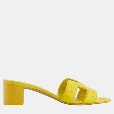 Pre-owned Hermes Oasis Sandal In Jaune Curcuma Ostrich Leather Size Eu 36 In Yellow