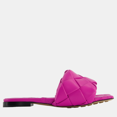 Pre-owned Bottega Veneta Fuchsia Leather Lido Intrecciato Flat Sandals Size Eu 37.5 In Pink