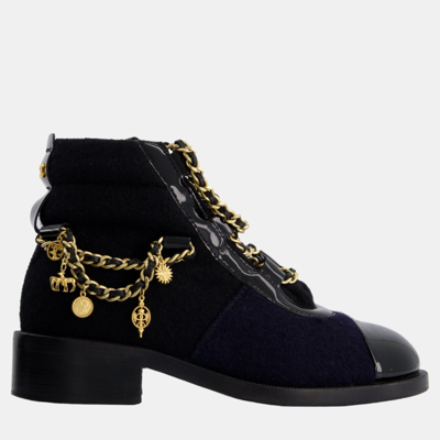 Pre-owned Chanel Navy Black Wool And Patent Ankle Boot With Brushed Gold Charm Chain Detail Size Eu 35