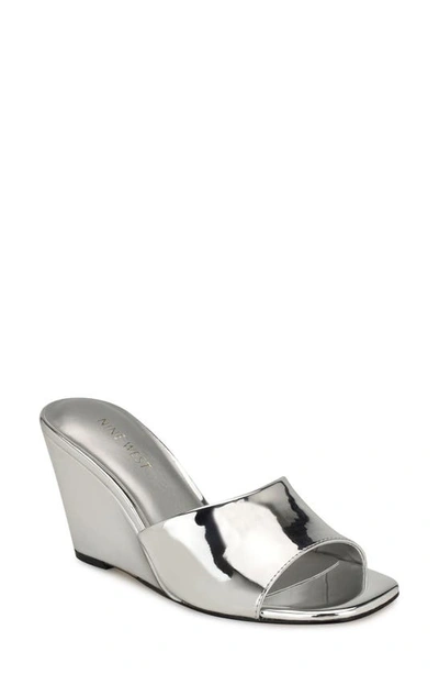 Nine West Wnniya Wedge Sandal In Silver Specchio