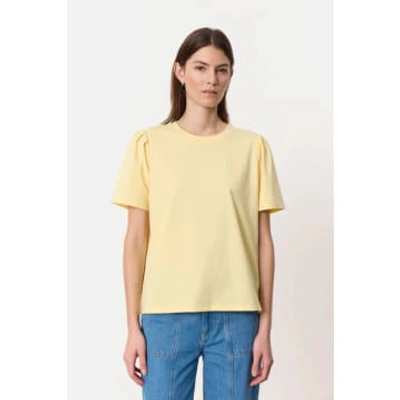 Levete Room Isol 1 T Shirt Lemon In Yellow