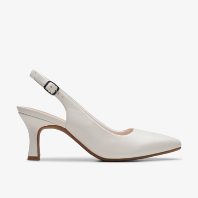 Clarks Kataleyna Step Pump In White