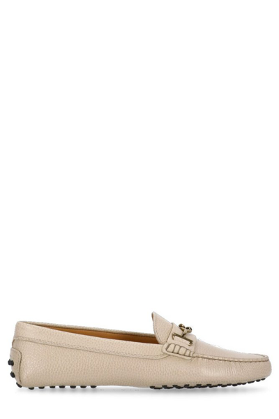 Tod's Gommino Traversina Driving Shoes In Beige