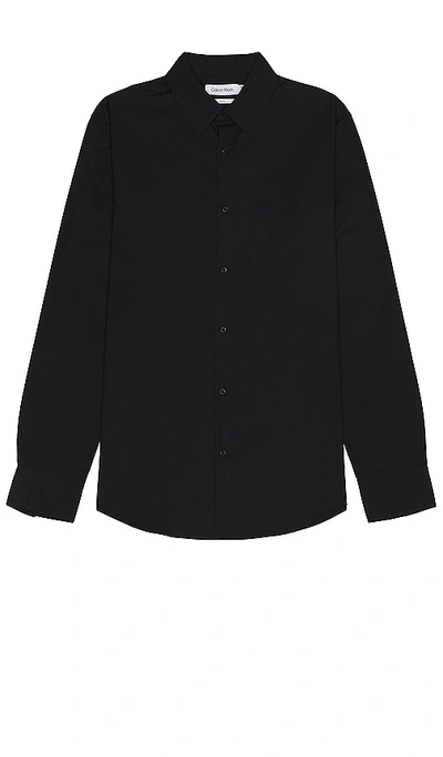 Calvin Klein Solid Stretch Slim Shirt In 黑色