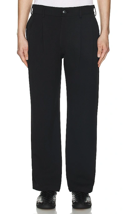 Wao Double Pleated Trousers In Black