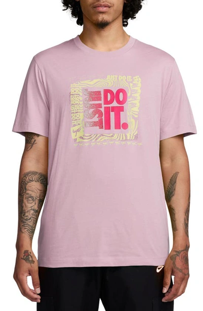 Nike Sportswear Jdi Graphic T-shirt In Pink