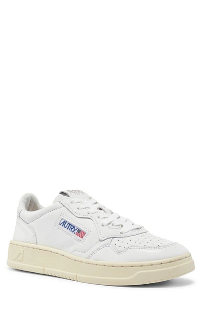 Autry Medalist Low White Sneakers With Suede Inserts And Tonal Heel Tab In Leather Man In Non Definito