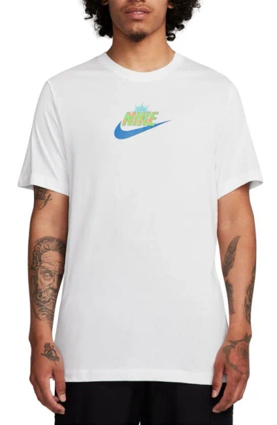 Nike Sportswear Graphic T-shirt In White
