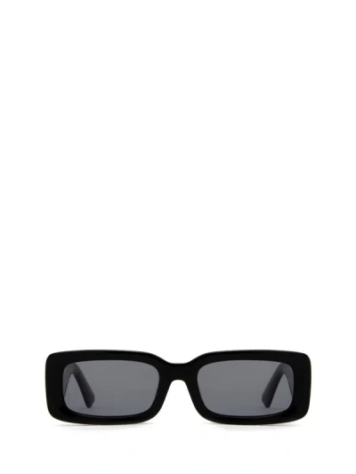 Akila Sunglasses In Black