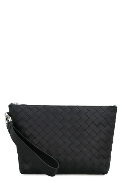 Bottega Veneta Leather Pouch In Black