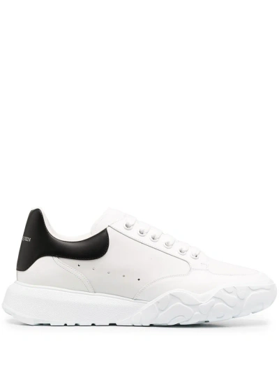 Alexander Mcqueen Court Trainer Sneaker In White,black