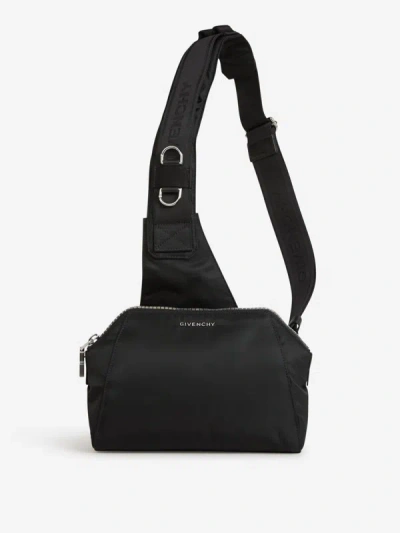 Givenchy Antigona Bag In Nylon In Negre