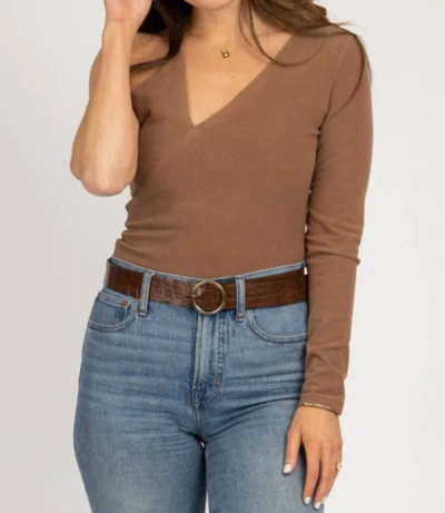 FASCINATION SPAGHETTI STRAP CUTOUT BODYSUIT IN MOCHA