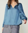 CURRENT AIR LONG SLEEVE SPLIT NECK BLOUSE IN AEGEAN BLUE
