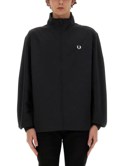 Fred Perry Logo-embroidered Lightweight Jacket In Black 102