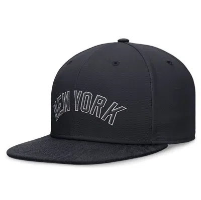 Nike Navy New York Yankees Evergreen Performance Fitted Hat
