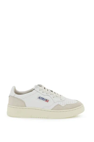 Autry Leather Medalist Low Sneakers In White (beige)