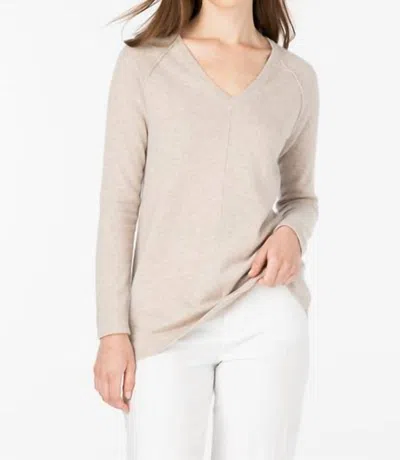 Kinross Easy Raglan V-neck Sweater In Agate In Beige