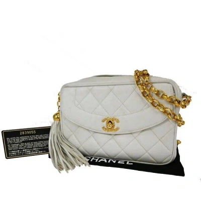 Pre-owned Chanel Camera Leather Shoulder Bag () In White