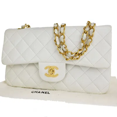 Pre-owned Chanel Timeless White Leather Shoulder Bag ()