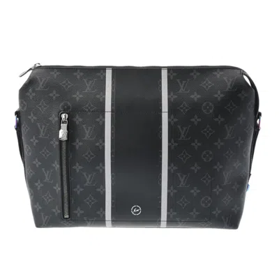 Pre-owned Louis Vuitton Apollo Black Canvas Shoulder Bag ()