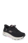 Skechers Max Cushioning Arch Fit® Sneaker In Black/ Pink
