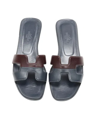 Hermes Oran Dual Tone Burgundy Navy Leather H Flat Sandals In Black