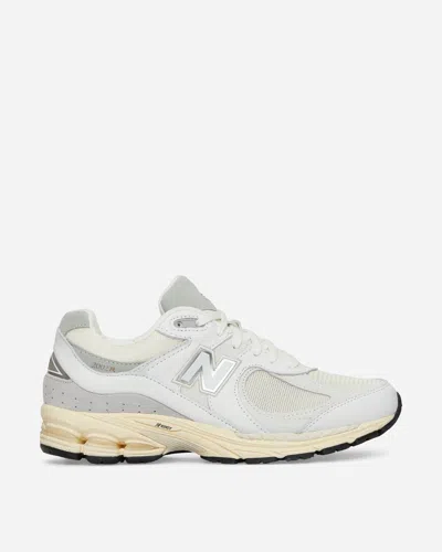 New Balance 2002r Trainers In White