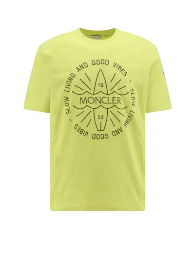 Moncler T-shirt In Green