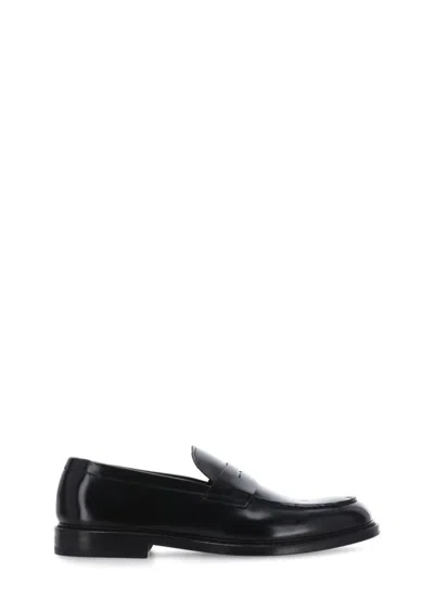 Doucal's Smooth Leather Loafers In Black