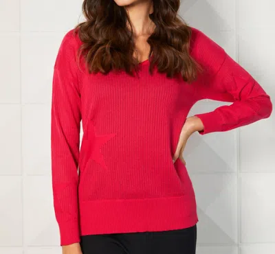 French Kyss Lightweight V-neck Star Top In Rose In Red