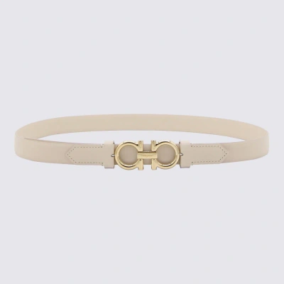 Ferragamo Gancini-buckle Leather Rolo Belt In Bone