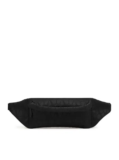 Valentino Garavani Belt Bag In Black