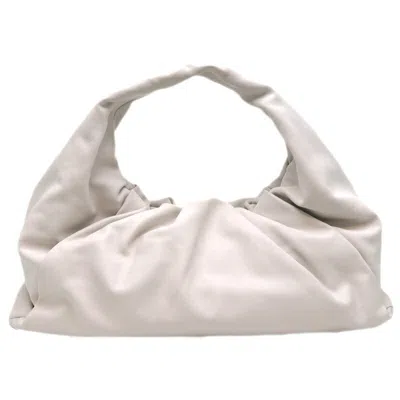Bottega Veneta Pouch White Leather Shoulder Bag ()