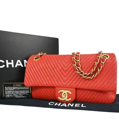 Pre-owned Chanel V-stich Red Leather Shoulder Bag ()