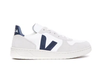 Veja V-10 Sneaker In White