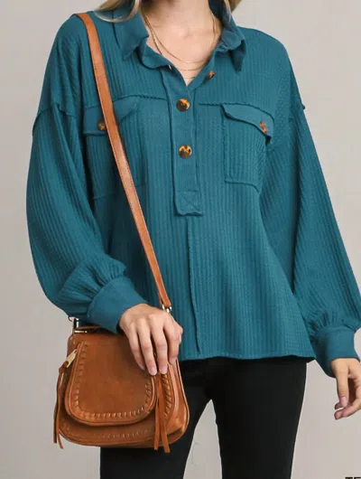 Umgee Waffle And Fleece Rib Contrast Top With Buttons In Teal In Blue