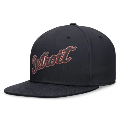 Nike Navy Detroit Tigers Evergreen Performance Fitted Hat