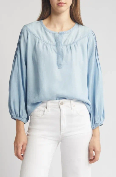 Caslon Pintuck Sleeve Chambray Top In Ice Wash
