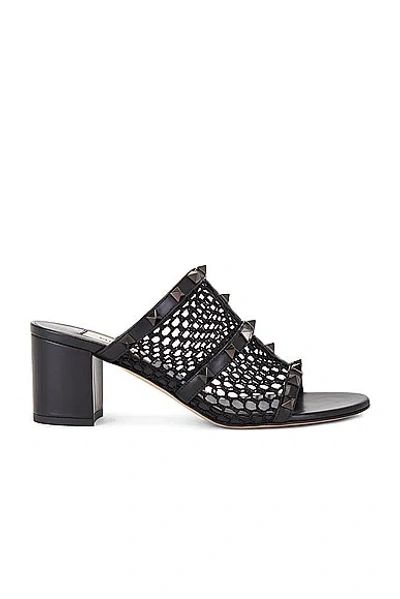 Valentino Garavani Rockstud Net Block-heel Mule Sandals In No Nero