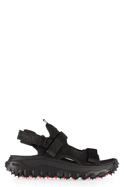 Moncler Trailgrip Vela Flat Sandals In Black