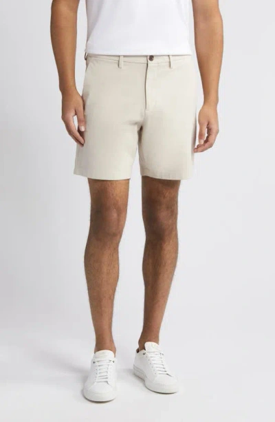 Theory Men's Zaine Slim-straight Chino Shorts In Beige