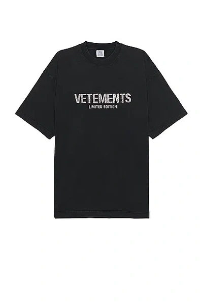 Vetements Men's Boxy Jersey Limited Edition T-shirt In Black White